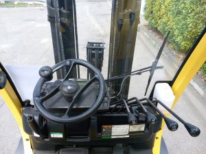 Rabljeni viličari - volan i ručke na Hyster čeonom viličaru